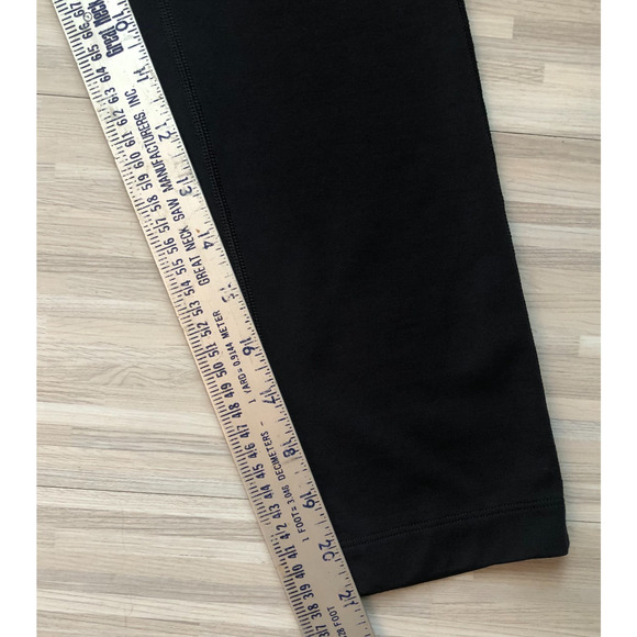 Allbirds, Natural Legging Capri, Women's Size X Small, Black, 11.8 KG CO2E - Picture 7 of 8